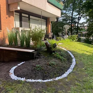 Moderne 2-zimmer-wohnung Mit Garten Apartment